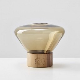 Svícen MUFFINS Candleholder sklo amber transparent + noha dub evropský bezbarvý lak - BROKIS A Obrázek pro produkt Svícen MUFFINS Candleholder sklo amber transparent + noha dub evropský bezbarvý lak - BROKIS A