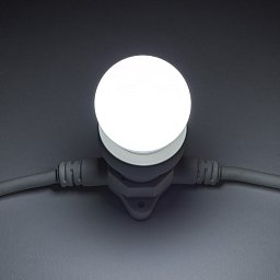 DecoLED LED žárovka - ledově bílá, patice E27, 12 diod Obrázek pro produkt DecoLED LED žárovka - ledově bílá, patice E27, 12 diod
