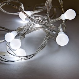 DECOLED LED světelný řetěz na baterie, ledově bílá, 10 diod, 2,1 m Obrázek pro produkt DECOLED LED světelný řetěz na baterie, ledově bílá, 10 diod, 2,1 m