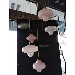 Závěsné svítidlo STARCLOUD ATRIA (2x perleť.šedá) + VEGA (2x opalín bublinky) + LYRA (2x perleť.růžová) + LYRA (1x perleť.růžová bublinky) + černý baldachýn 50cm - BROKIS Obrázek pro produkt Závěsné svítidlo STARCLOUD ATRIA (2x perleť.šedá) + VEGA (2x opalín bublinky) + LYRA (2x perleť.růžová) + LYRA (1x perleť.růžová bublinky) + černý baldachýn 50cm - BROKIS